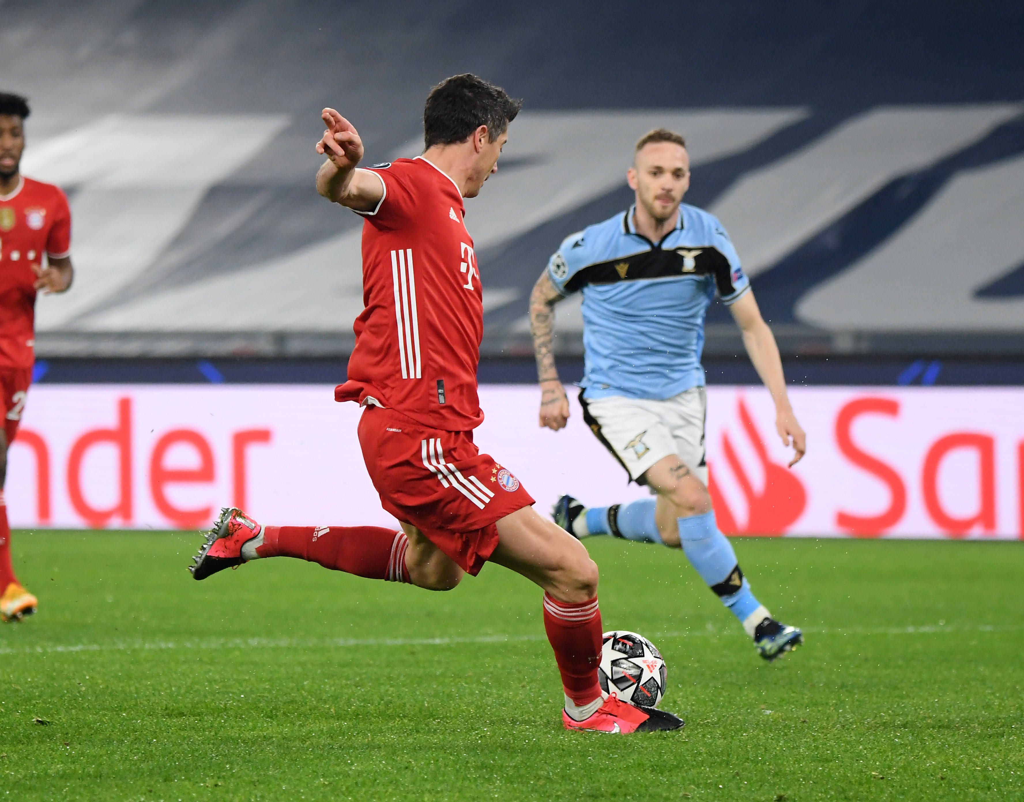 利物浦客场击败拜仁慕尼黑，成功保住出线资格！的简单介绍